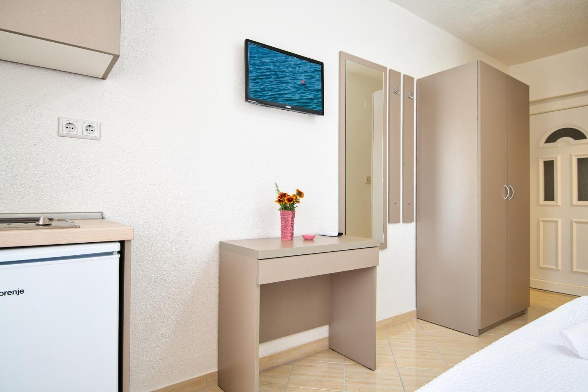 Studio & Apartments More ネウム エクステリア 写真