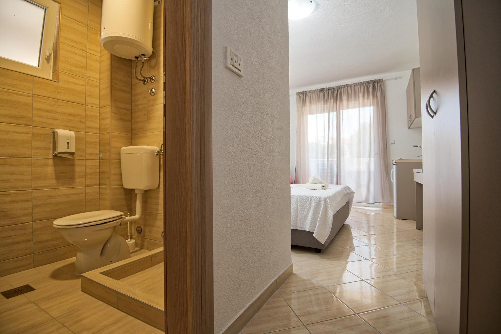 Studio & Apartments More ネウム エクステリア 写真